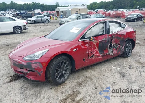 2018 Tesla Model 3 Long Range/Mid Range z USA, uszkodzony, nr VIN 5YJ3E1EA1JF032450